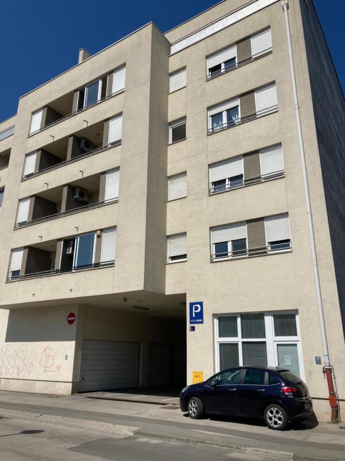 Apartment Maris - Free Parking Zagabria Esterno foto